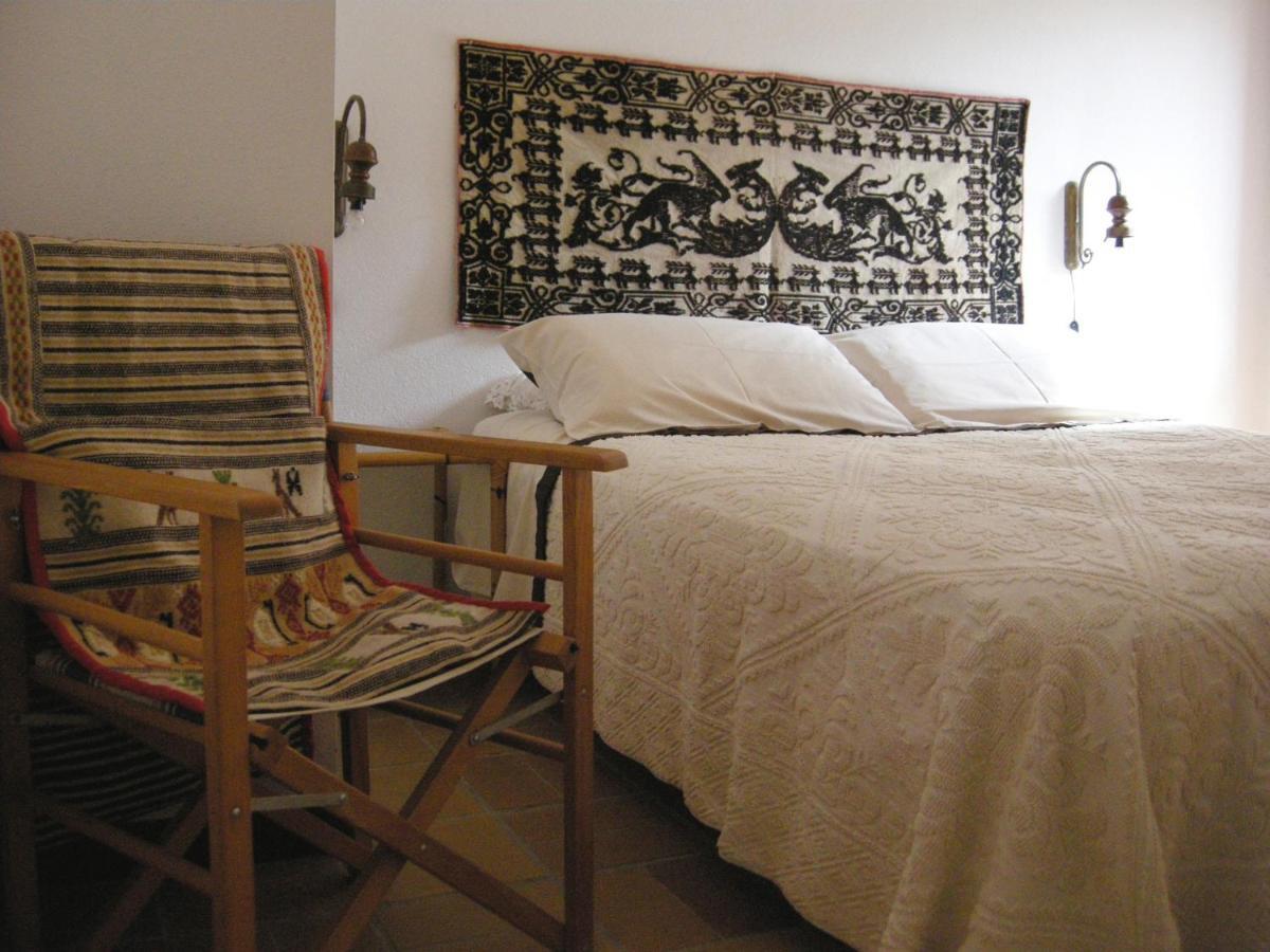 Via Dei Gerani B&B Sìnnai 객실 사진